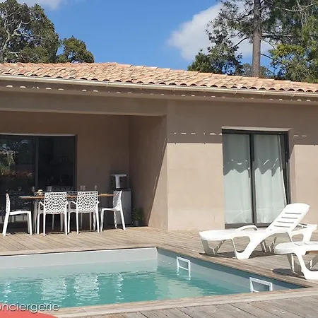 Natali 6 Pers Piscine 5 Minutes Plage * Gialla